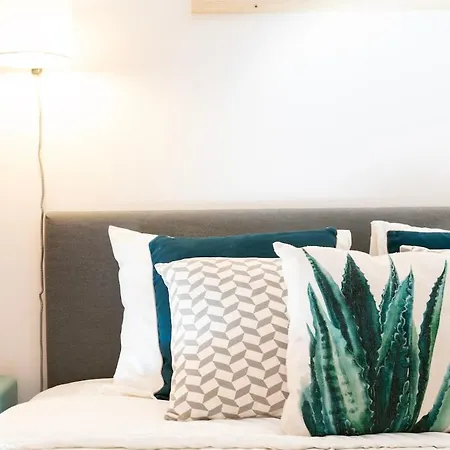 Cozy Flat With Bright Balcony Trendiest Neighborhood! Lisbon