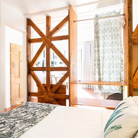 Charming Balcony Flat With Air Conditioner! *