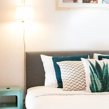 Apartment Cozy Flat With Bright Balcony Trendiest Neighborhood! Lisbon