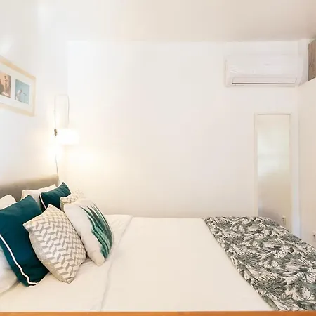Charming Balcony Flat With Air Conditioner! Lissabon