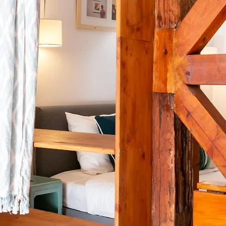 Charming Balcony Flat With Air Conditioner! Apartamento