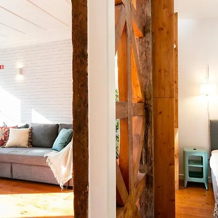 Charming Balcony Flat With Air Conditioner! Apartamento