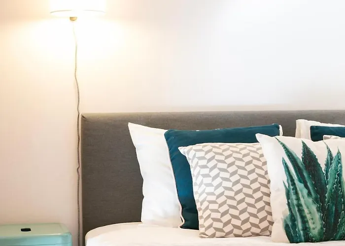 Apartment Charming Balcony Flat With Air Conditioner! Lissabon