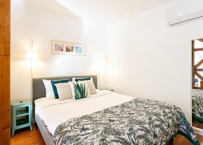 Charming Balcony Flat With Air Conditioner! *