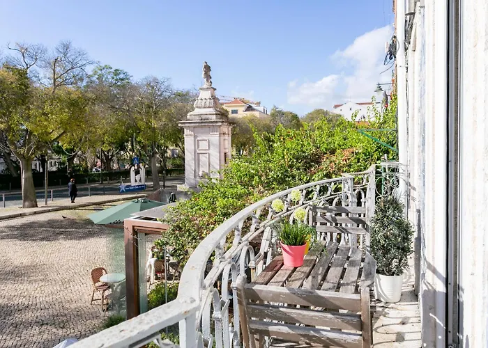 Charming Balcony Flat With Air Conditioner! Apartment *