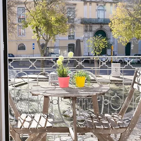 דירה Charming Balcony Flat With Air Conditioner! *